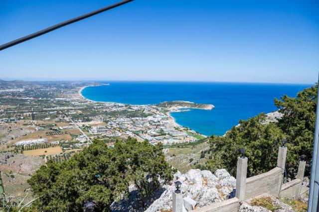 Blick von der Kyra Tsambika auf Kolymbia und auf unser Hotel
